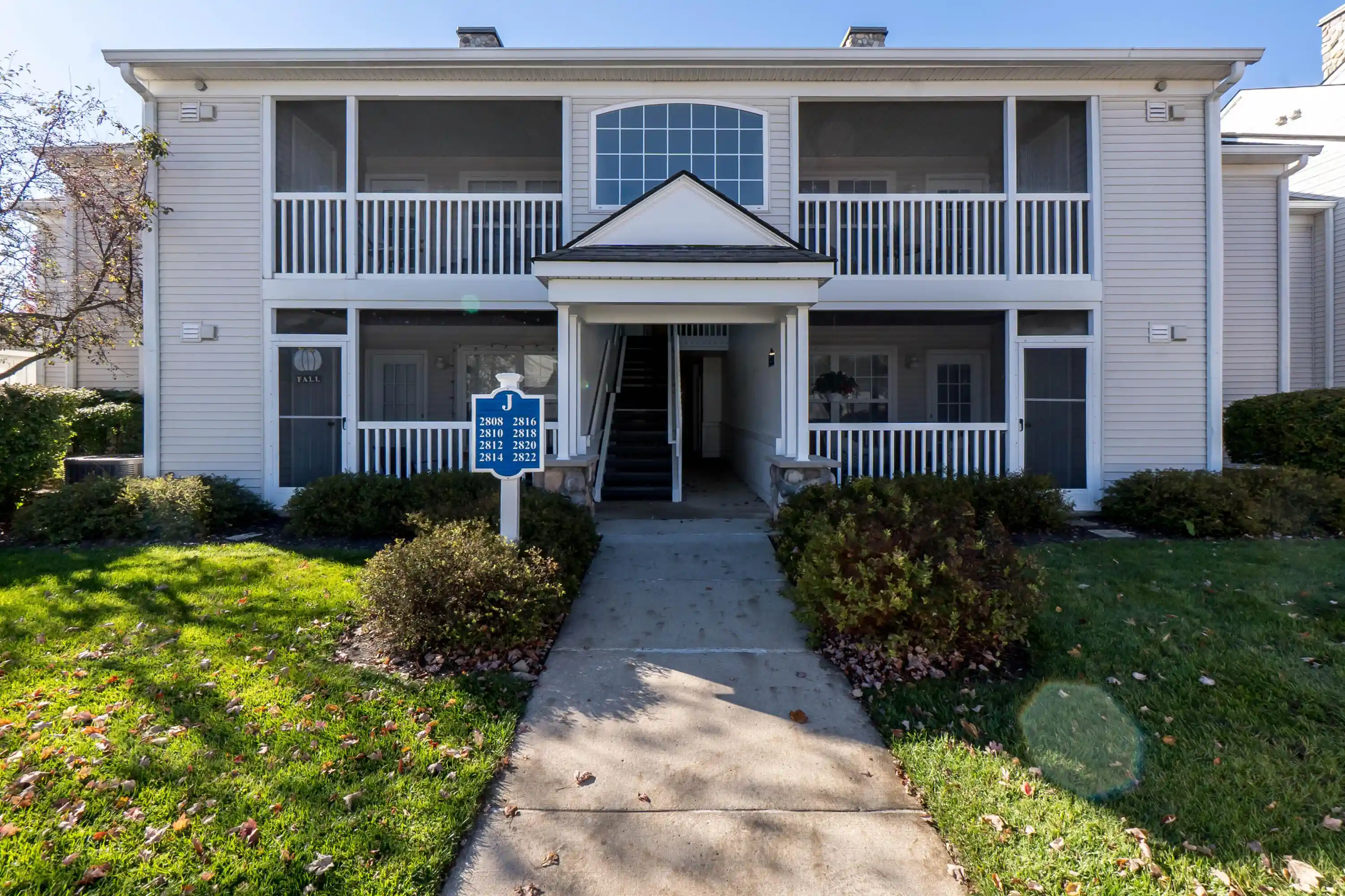 Condo for sale at 2818 S Knightsbridge Cir, Ann Arbor, MI 48105 | MLS# 81026055642