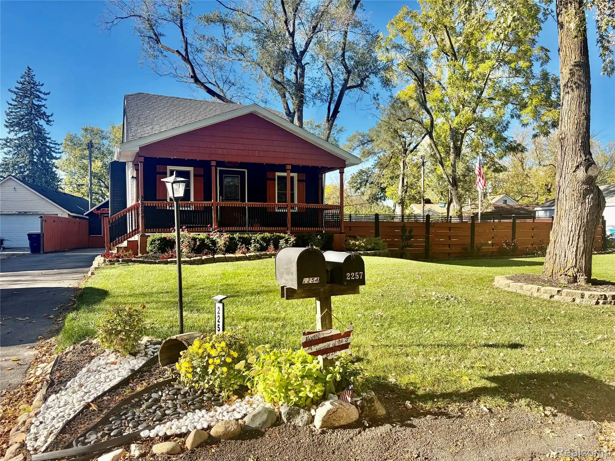 Photo 1 of Single family home for sale at 2257 Rosemary Ave, Waterford, MI 48328 | MLS# 20261084905 | Listing updated on 2026-10-20