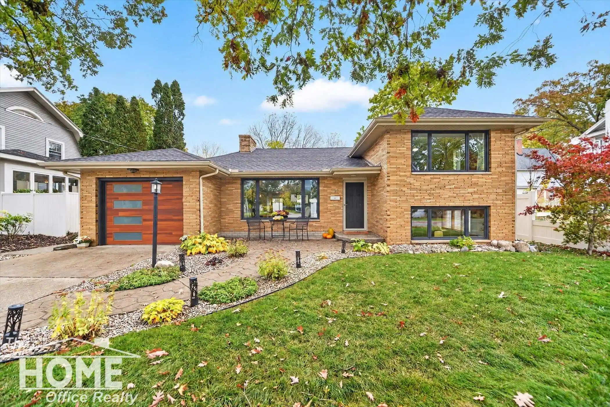 Photo 1 of Sale Pending at 516 Clark St, Owosso, MI 48867 | MLS# 5050225363 | Listing updated on 2026-10-28