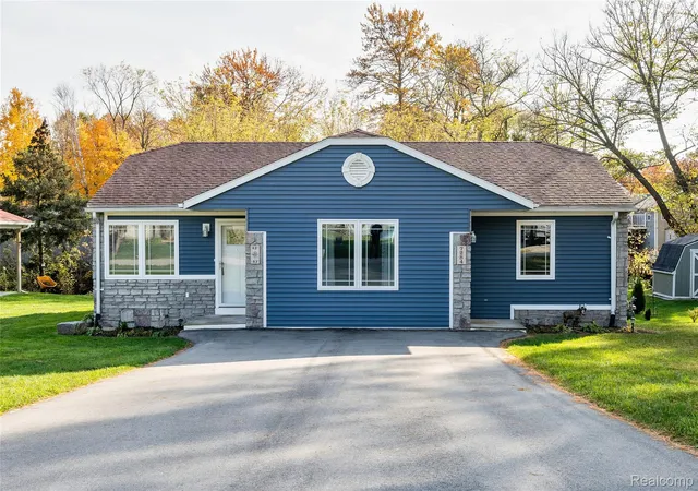 Photo 1 of Single family home for sale at 7284 Shoreward Rd, Lexington, MI 48450 | MLS# 20261084975 | Listing updated on 2026-10-29