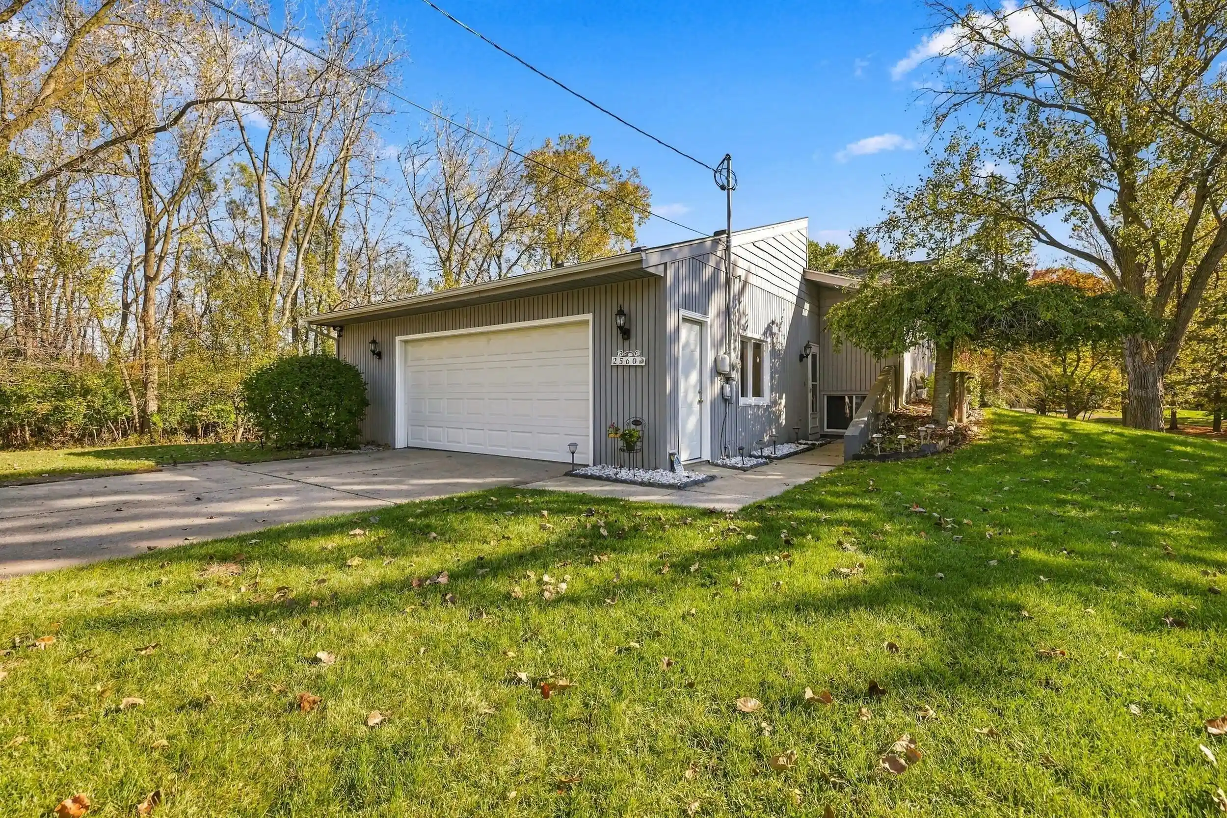 Photo 1 of Single family home for sale at 2560 Knapp St Ne, Grand Rapids, MI 49505 | MLS# 65026055721 | Listing updated on 2026-10-22