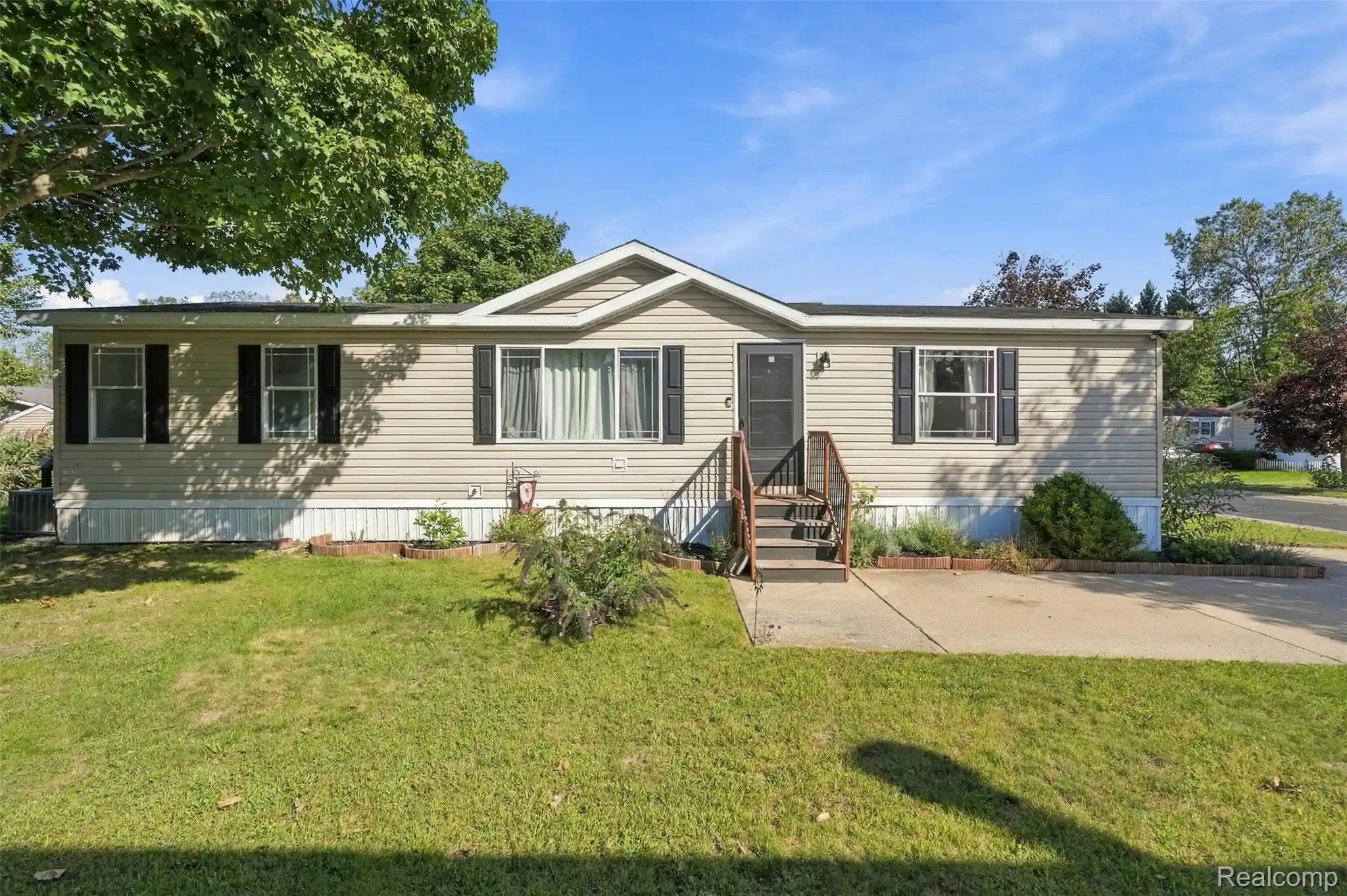 Photo 1 of Single family home for sale at 28034 Charlemagne, Romulus, MI 48174 | MLS# 20261085075 | Listing updated on 2026-10-21