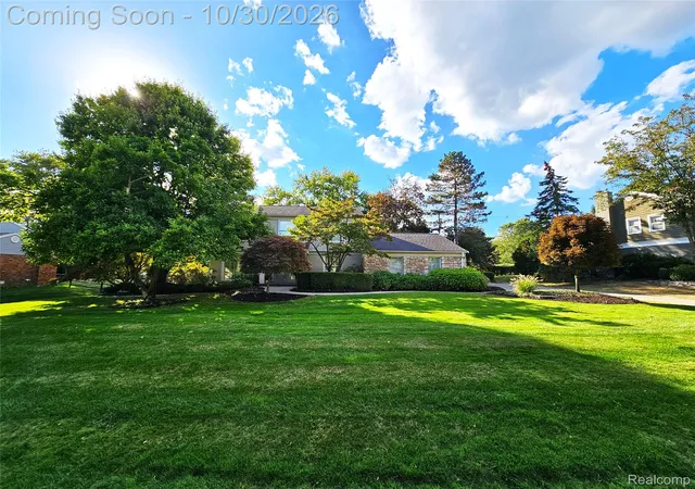 Photo 1 of Single family home for sale at 4627 Hedgewood Dr, Bloomfield Hills, MI 48301 | MLS# 20261085109 | Listing updated on 2026-10-30