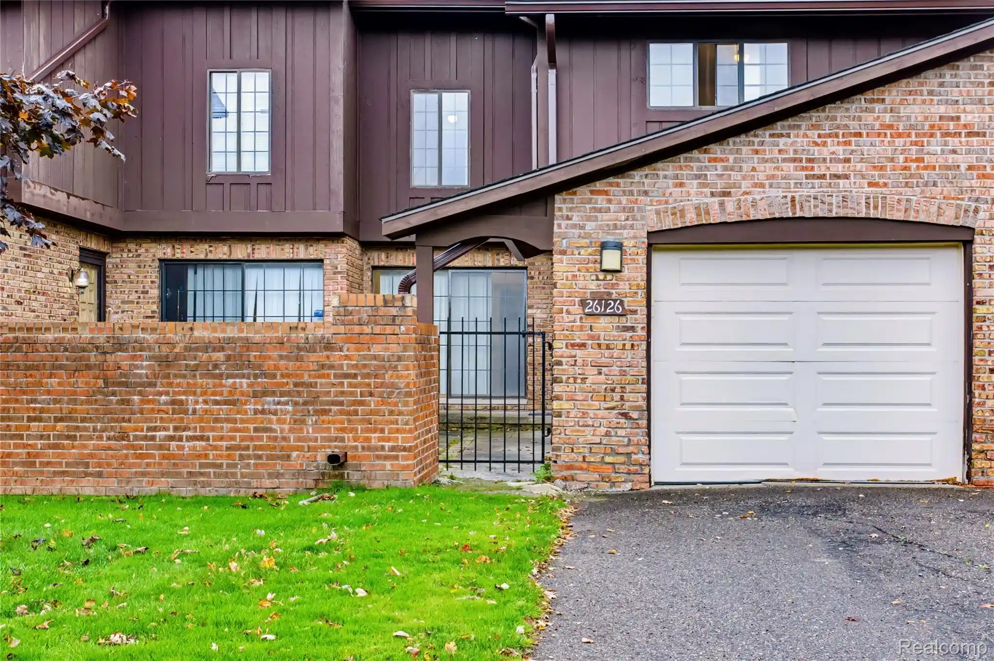 Photo 1 of Condo for sale at 26126 Summerdale Dr, Southfield, MI 48033 | MLS# 20261085119 | Listing updated on 2026-10-22