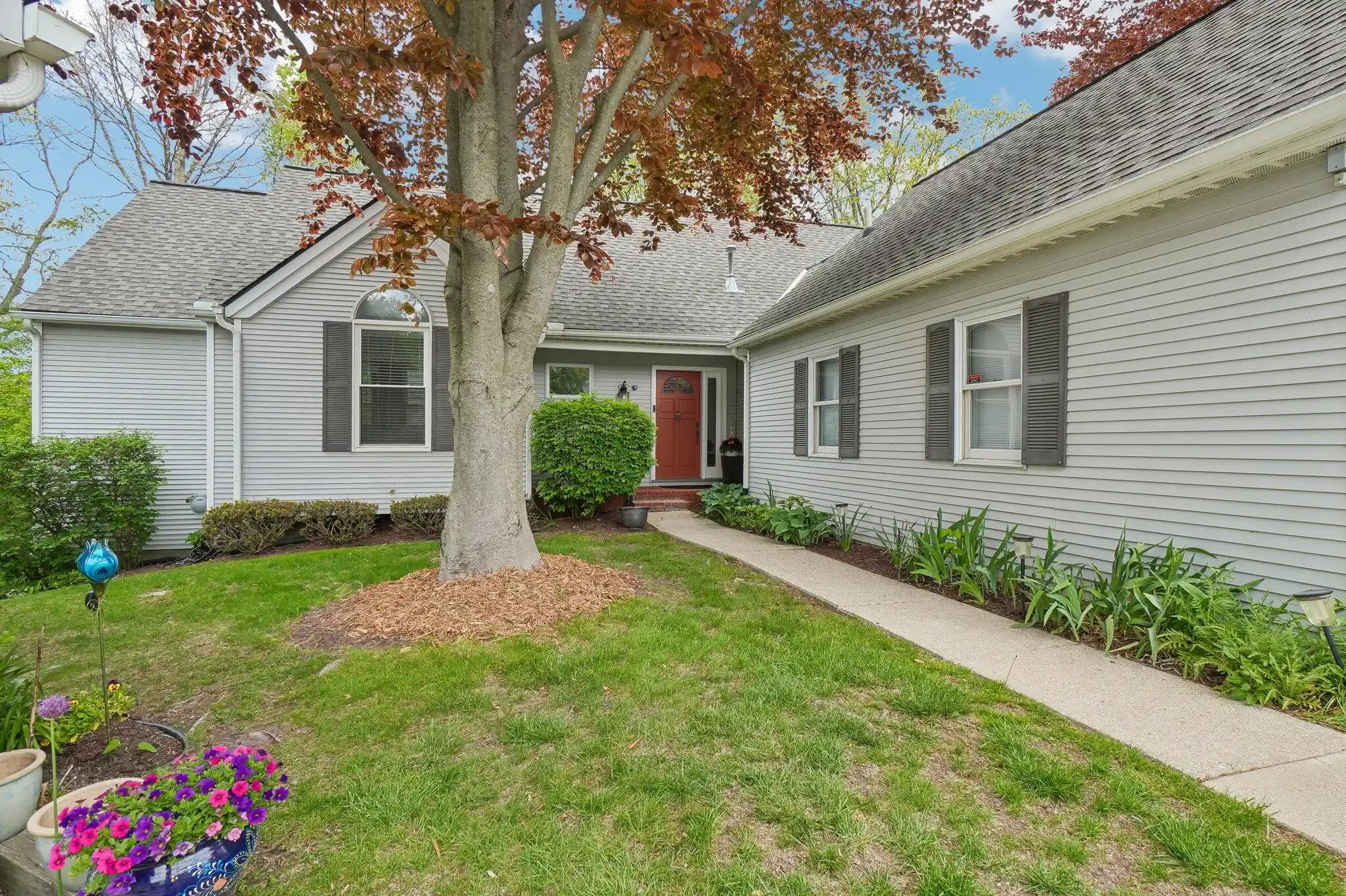 Photo 1 of Condo for sale at 558 Heritage Dr, Ann Arbor, MI 48105 | MLS# 81026055750 | Listing updated on 2026-10-20