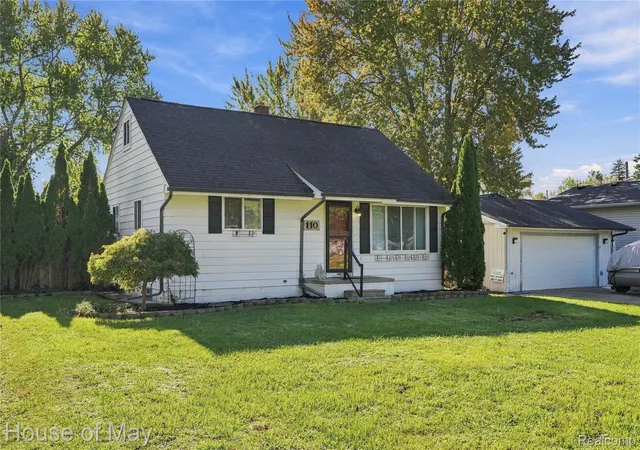 Photo 1 of Single family home for sale at 110 Briscoe Blvd, Waterford, MI 48327 | MLS# 20261085140 | Listing updated on 2026-10-27