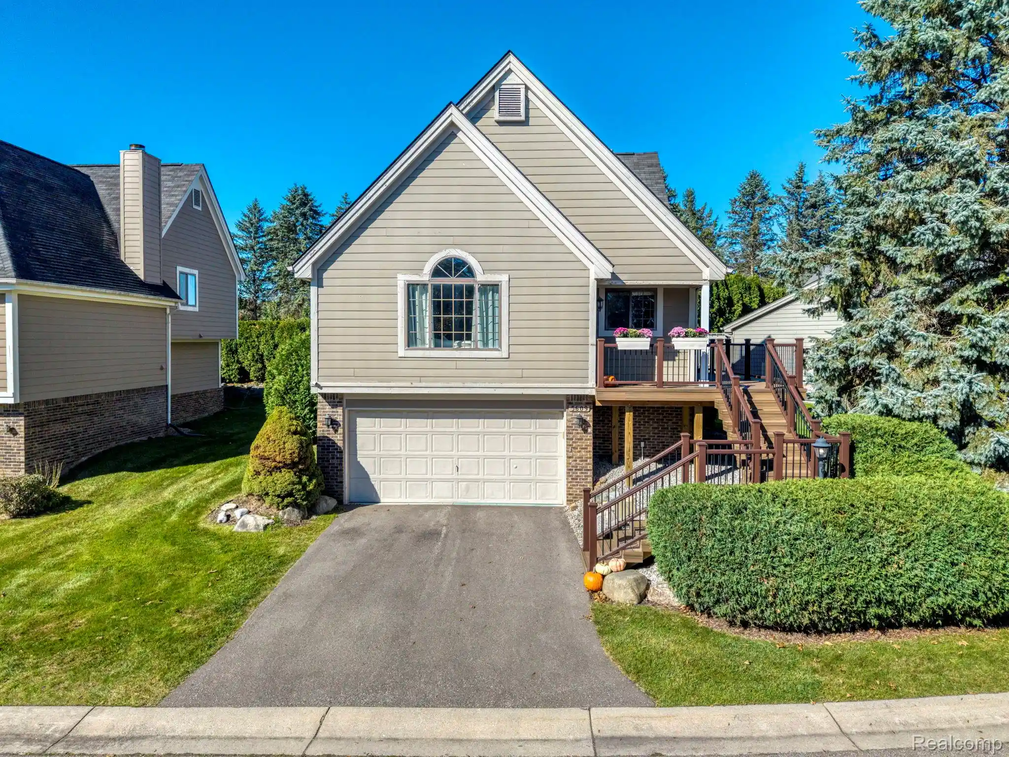 Condo for sale at 5609 Northcrest Xing, Clarkston, MI 48346 | MLS# 20261085147