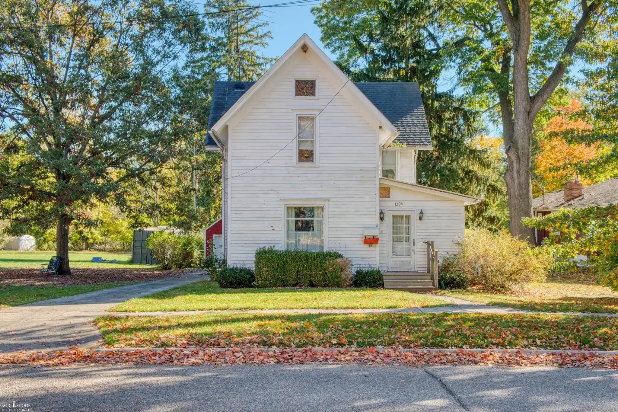 Photo 1 of Sale Pending at 1304 N Washington St, Owosso, MI 48867 | MLS# 5050225435 | Listing updated on 2026-10-27