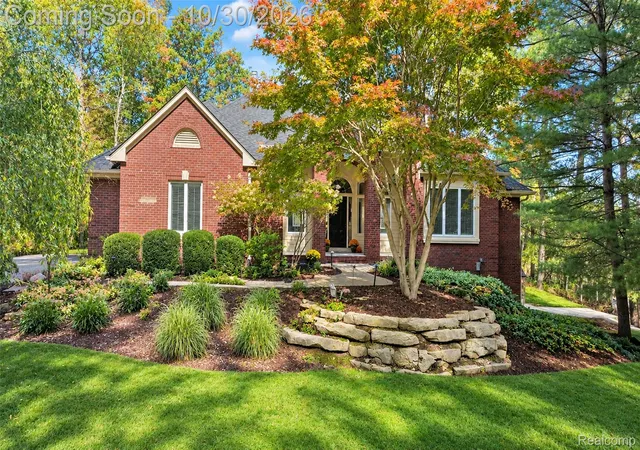 Photo 1 of Single family home for sale at 1721 Wood Trl, Oxford, MI 48371 | MLS# 20261085213 | Listing updated on 2026-10-30
