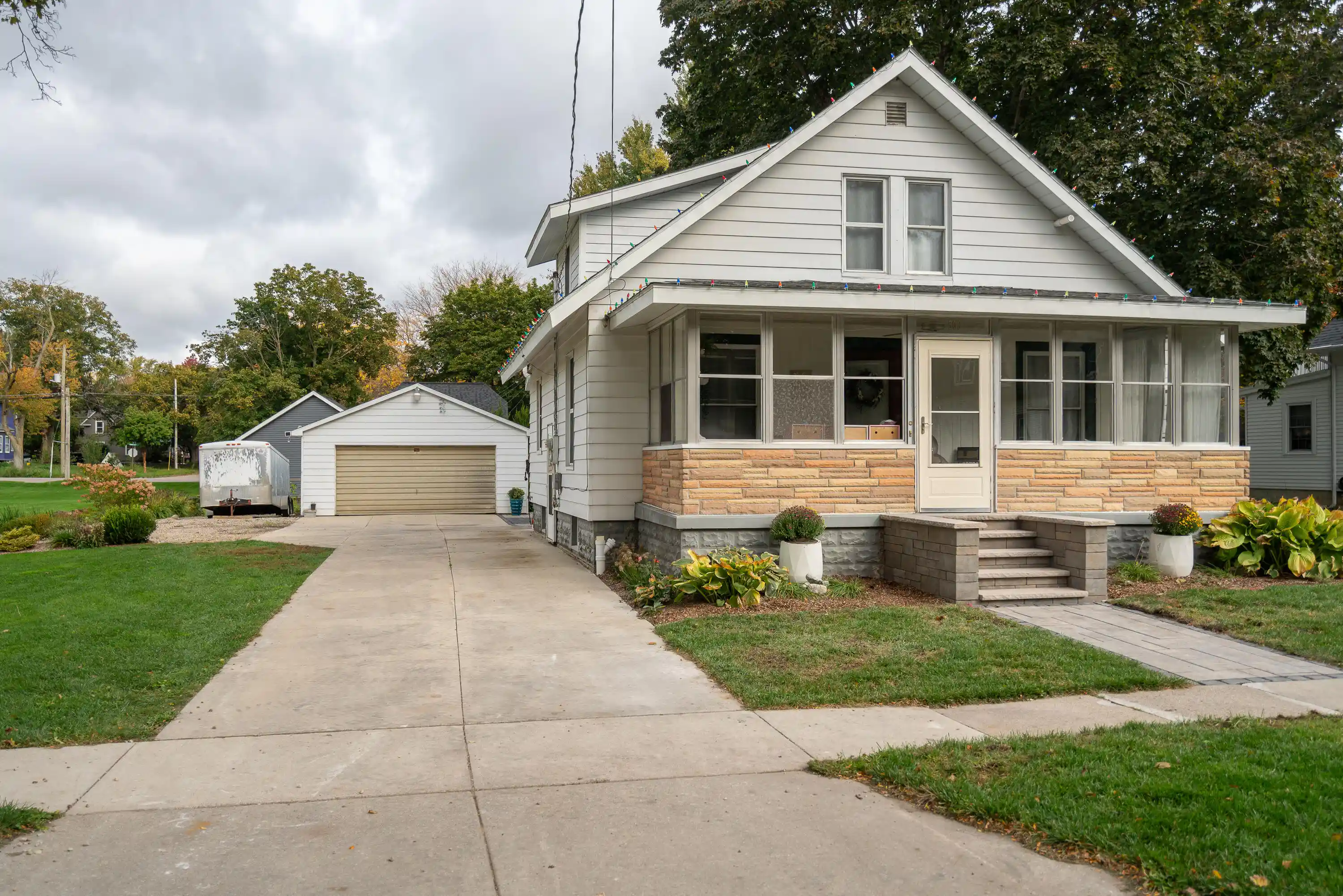 Photo 1 of Single family home for sale at 503 E Main St Se, Caledonia, MI 49316 | MLS# 65026055797 | Listing updated on 2026-10-21