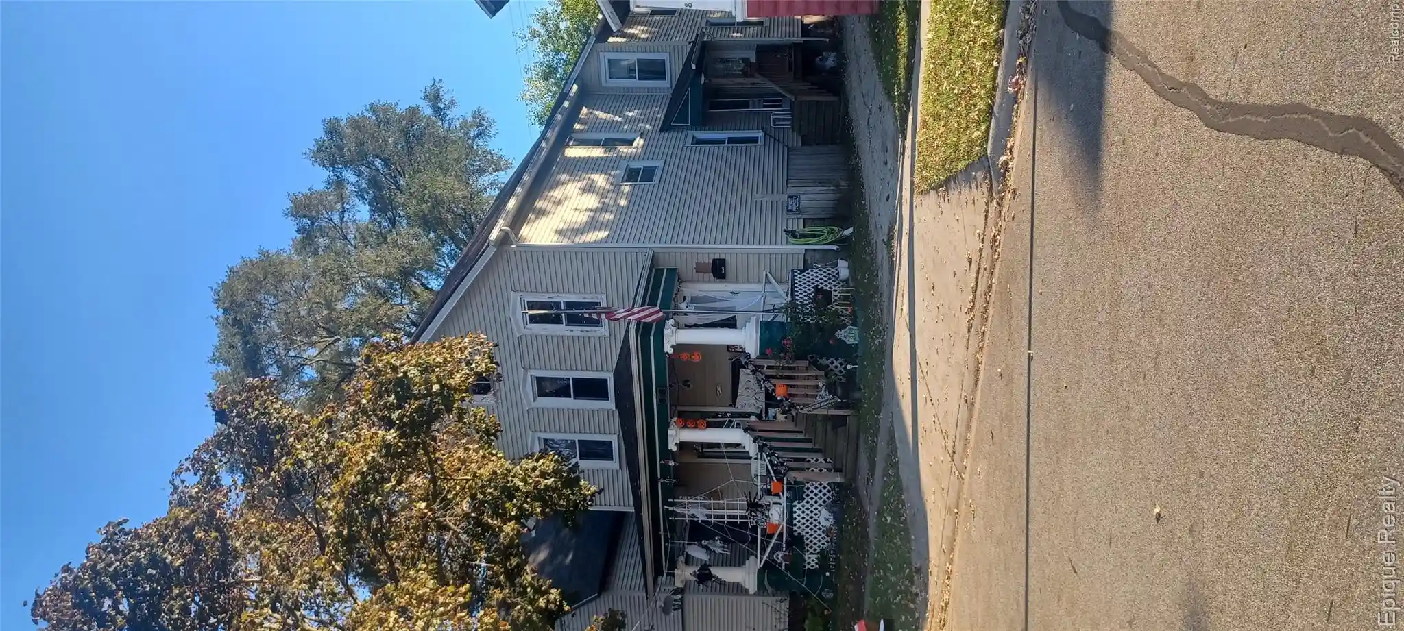 Photo 1 of Sale Pending at 818 White St, Port Huron, MI 48060 | MLS# 20261085227 | Listing updated on 2026-10-22