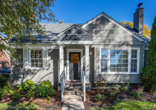 Photo 1 of Single family home for sale at 10444 Vernon Ave, Huntington Woods, MI 48070 | MLS# 20261085234 | Listing updated on 2026-10-25