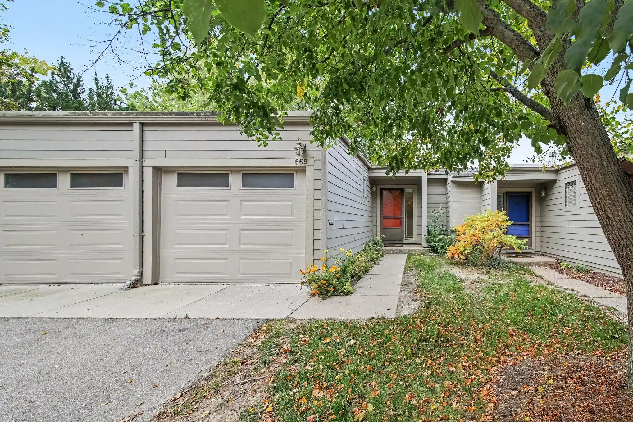 Photo 1 of Condo for sale at 669 Watersedge Dr, Ann Arbor, MI 48105 | MLS# 81026055809 | Listing updated on 2026-10-27