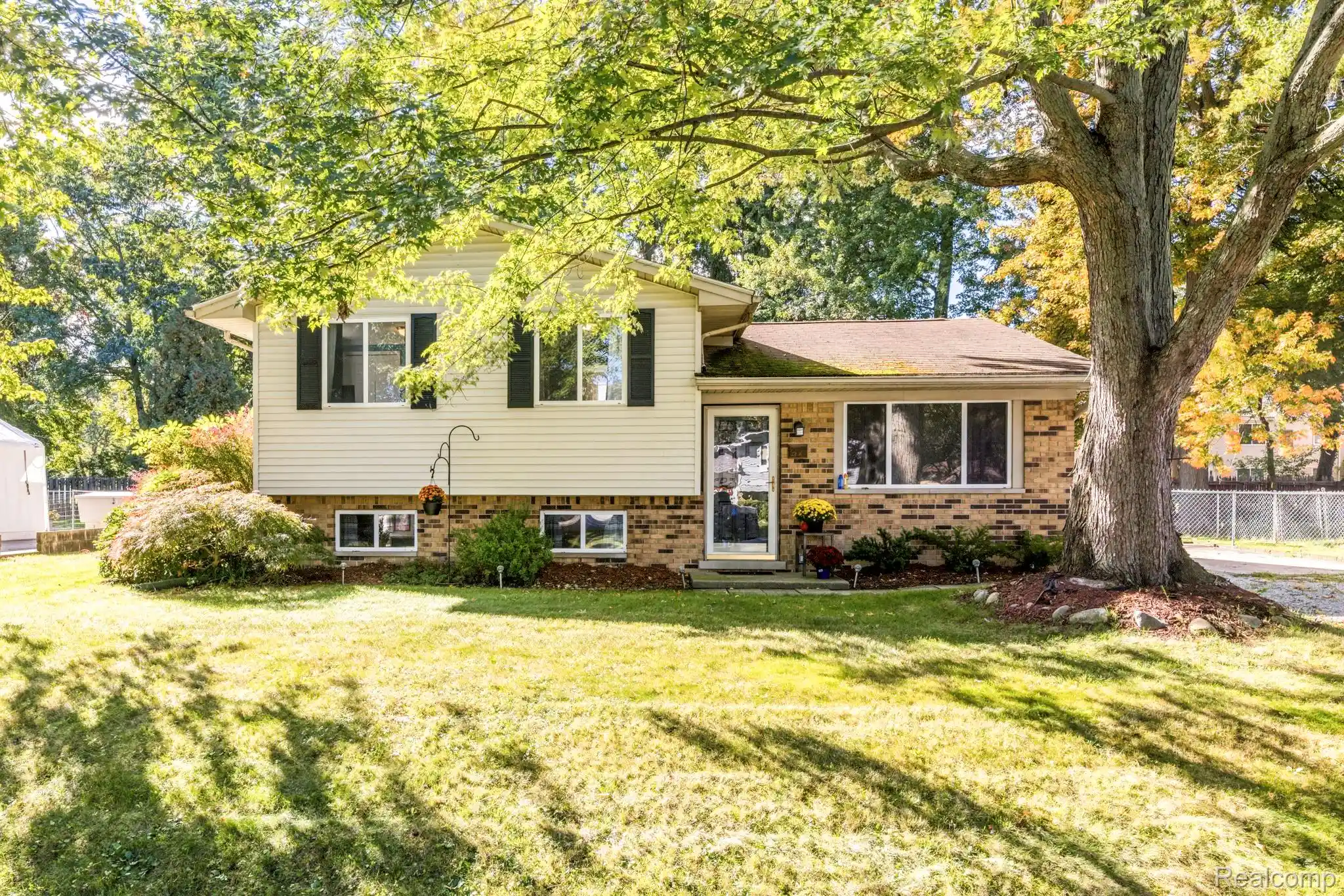Photo 1 of Single family home for sale at 277 Manor Park Dr, East China, MI 48054 | MLS# 20261085251 | Listing updated on 2026-10-22