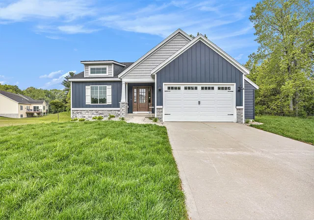 Photo 1 of Single family home for sale at 2847 14 Mile Rd Ne, Sparta, MI 49345 | MLS# 65026055832 | Listing updated on 2026-10-29