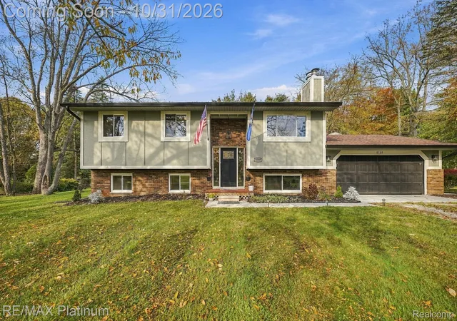 Photo 1 of Single family home for sale at 8739 Coyle Dr, Pinckney, MI 48169 | MLS# 20261085289 | Listing updated on 2026-10-31