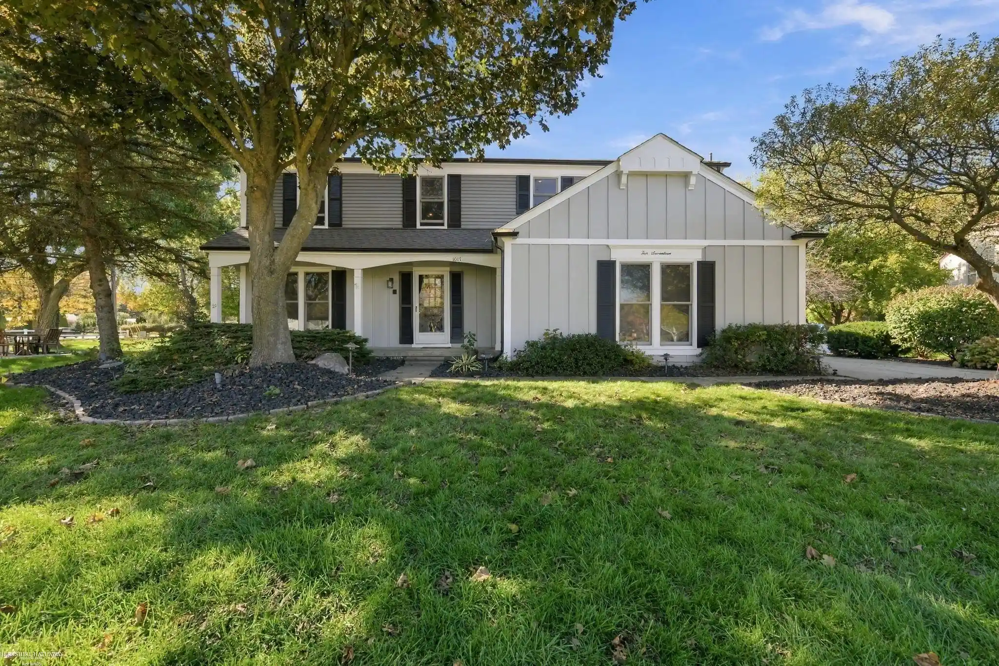 Photo 1 of Single family home for sale at 1017 Barneswood Ln, Rochester Hills, MI 48306 | MLS# 58050225454 | Listing updated on 2026-10-28