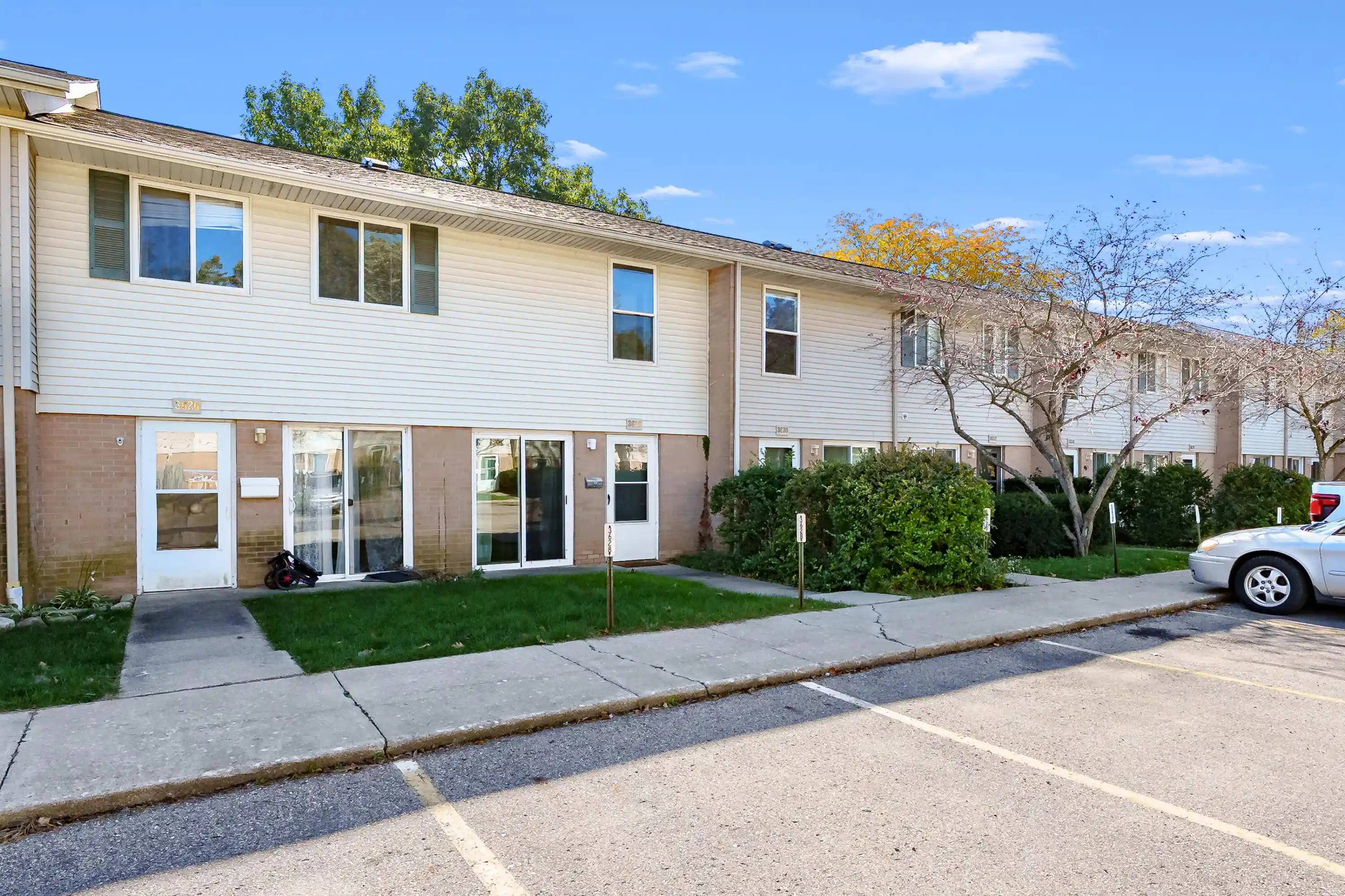 Condo for sale at 3628 Kenbrooke Ct, Kalamazoo, MI 49006 | MLS# 66026055863