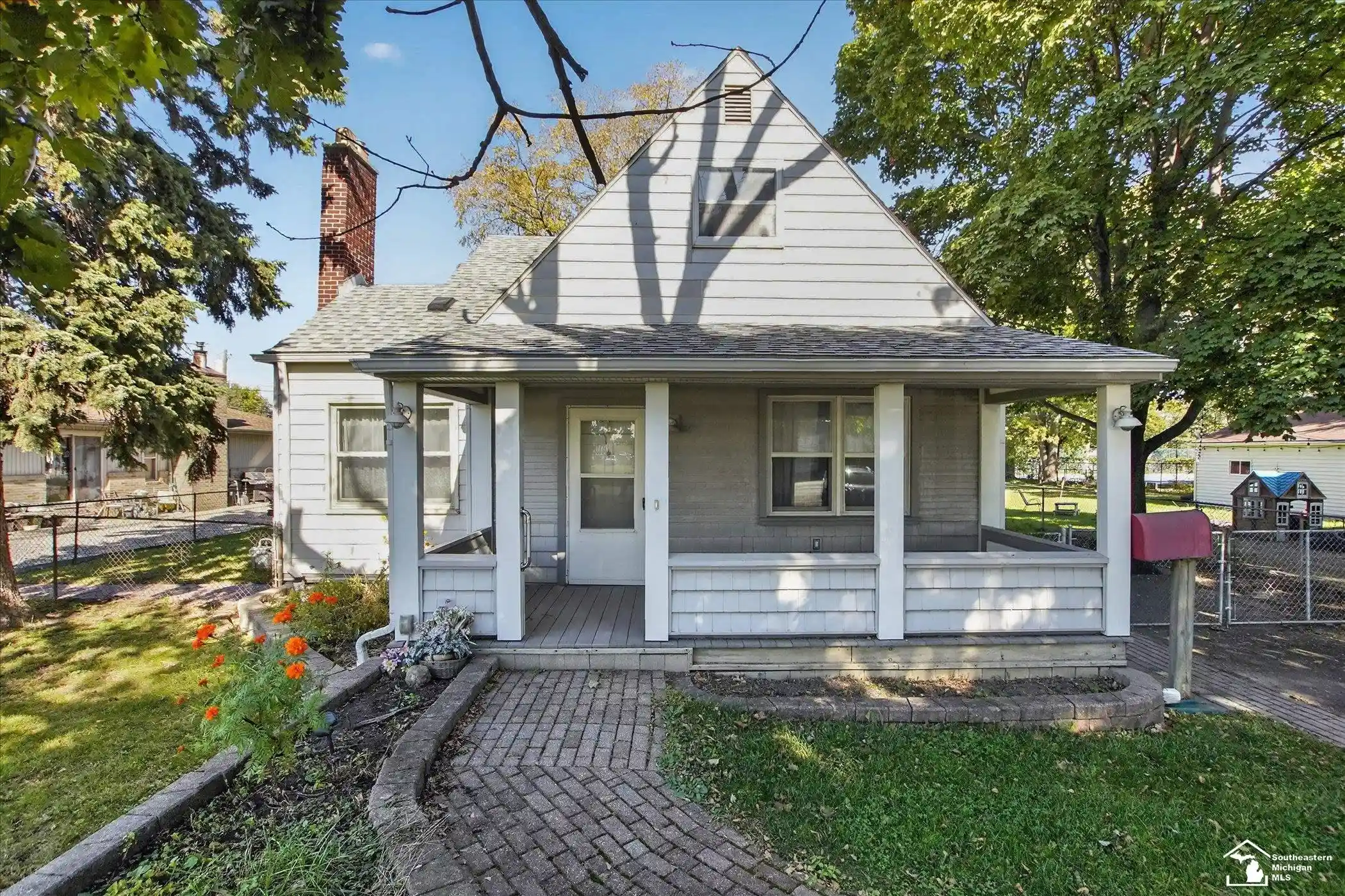 Photo 1 of Single family home for sale at 15708 Goddard Rd, Allen Park, MI 48101 | MLS# 57050225483 | Listing updated on 2026-10-23