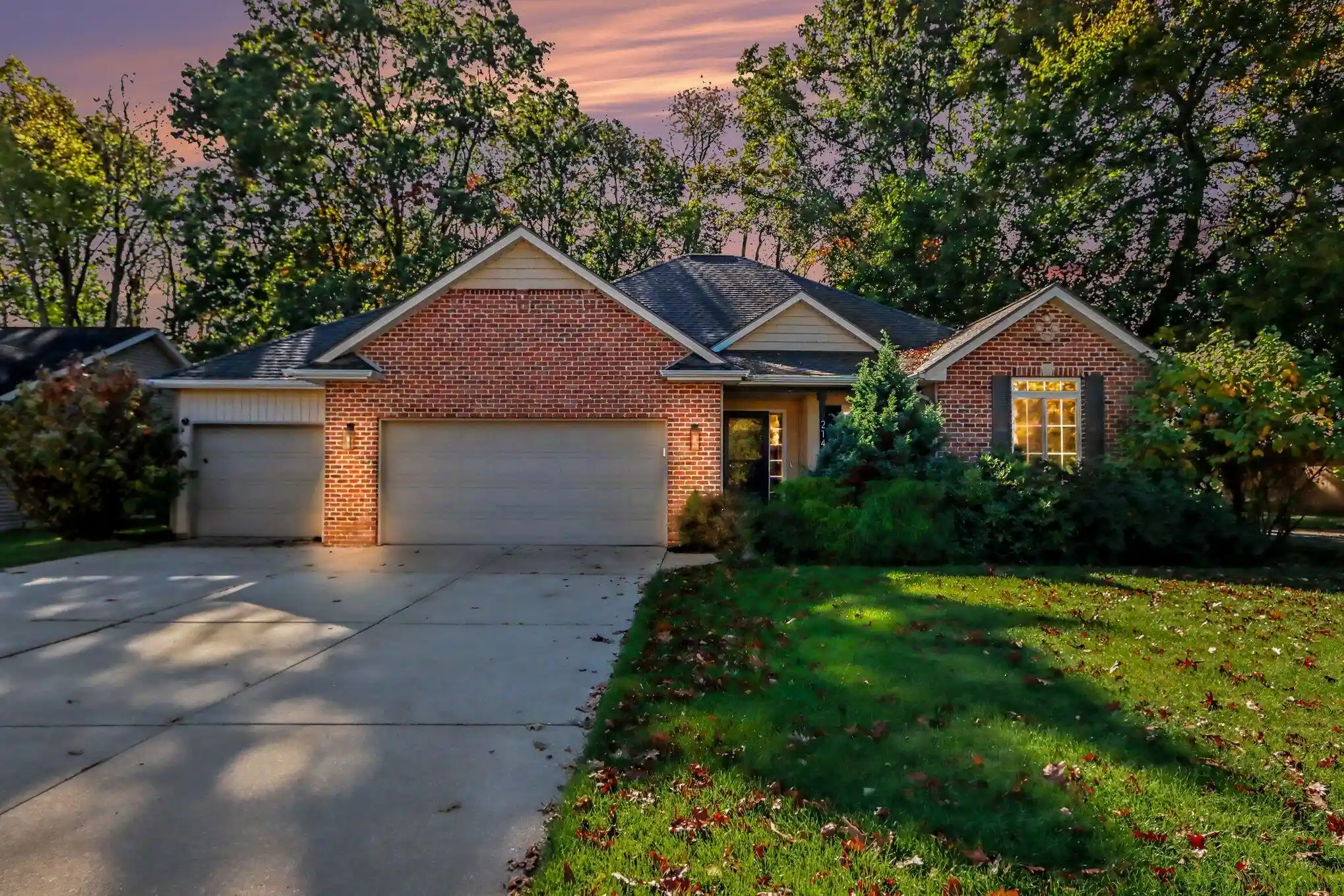 Photo 1 of Sale Pending at 2140 Austin Shrs Ave, Portage City Kalamazoo, MI 49002 | MLS# 66026055886 | Listing updated on 2026-10-28