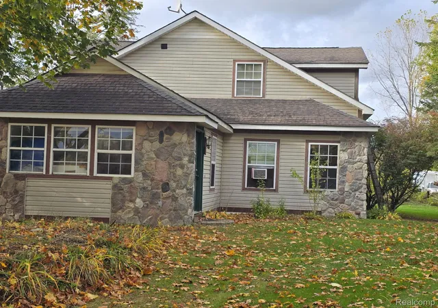 Photo 1 of Single family home for sale at 7023 Groveland Rd, Holly, MI 48442 | MLS# 20261085346 | Listing updated on 2026-10-27