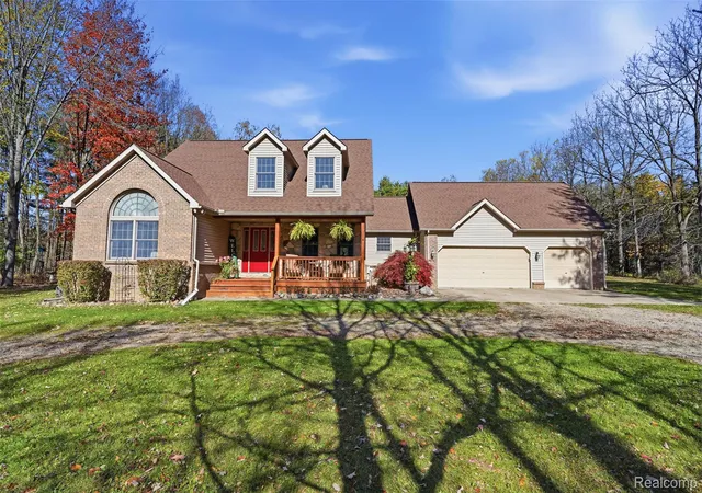 Photo 1 of Single family home for sale at 3384 Davison Lake Rd, Ortonville, MI 48462 | MLS# 20261085354 | Listing updated on 2026-10-26