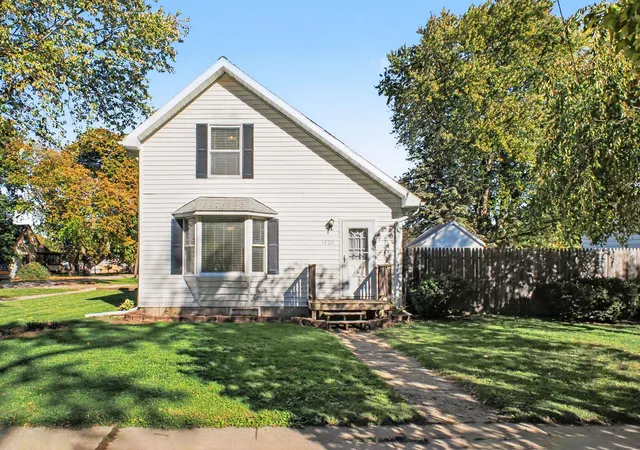 Photo 1 of Single family home for sale at 1520 Frederick St, Owosso, MI 48867 | MLS# 65026055904 | Listing updated on 2026-10-28