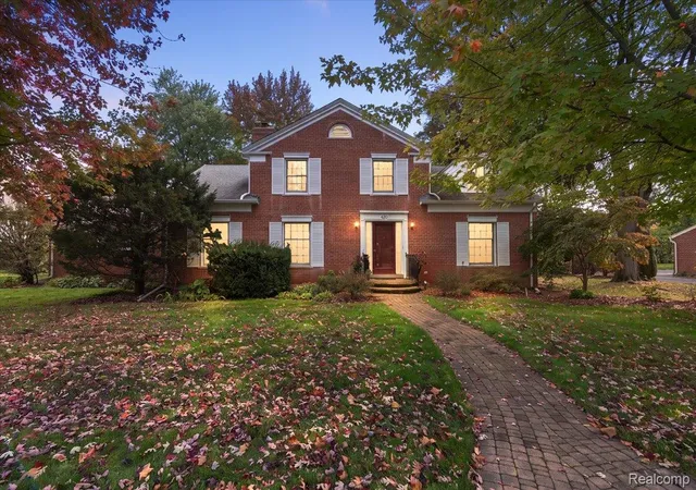 Photo 1 of Sale Pending at 420 Tilbury Rd, Bloomfield Hills, MI 48301 | MLS# 20261085363 | Listing updated on 2026-10-28