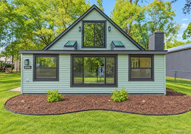 Photo 1 of Single family home for sale at 9160 Blondell Ave, White Lake, MI 48386 | MLS# 20261085399 | Listing updated on 2026-10-26