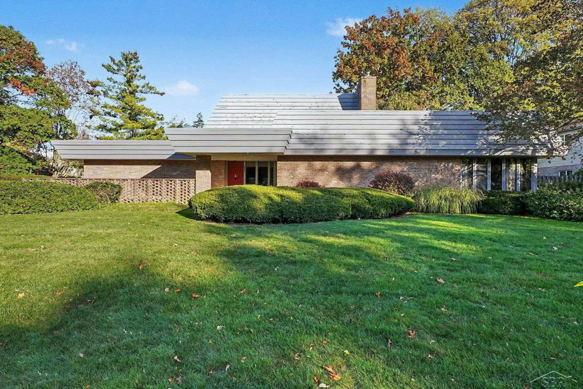 Single family home for sale at 820 Canterbury Dr, Saginaw, MI 48638 | MLS# 61050225510
