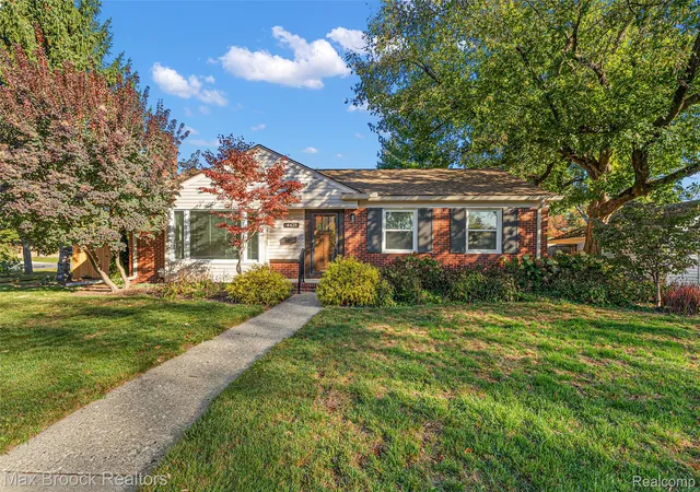 Photo 1 of Single family home for sale at 4428 N Verona Cir, Royal Oak, MI 48073 | MLS# 20261085423 | Listing updated on 2026-10-28