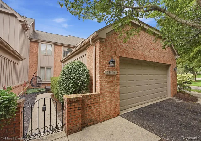 Condo for sale at 28625 Auburn Ct, Farmington Hills, MI 48331 | MLS# 20261085426