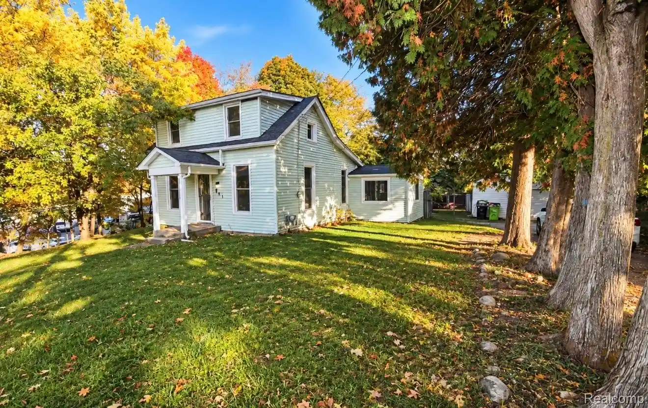 Photo 1 of Single family home for sale at 201 4th Street, Fenton, MI 48430 | MLS# 20261085443 | Listing updated on 2026-10-22