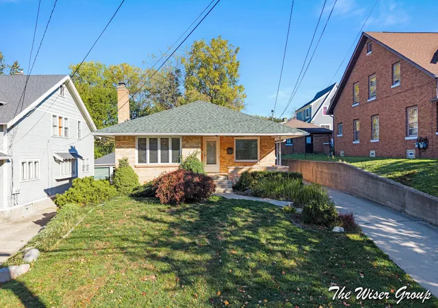 Photo 1 of Single family home for sale at 1105 4th Street Nw, Grand Rapids, MI 49504 | MLS# 65026055976 | Listing updated on 2026-10-28