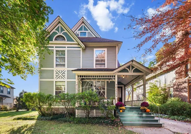 Photo 1 of Multi family home for sale at 321 Madison Ave Se, Grand Rapids, MI 49503 | MLS# 65026055977 | Listing updated on 2026-10-28