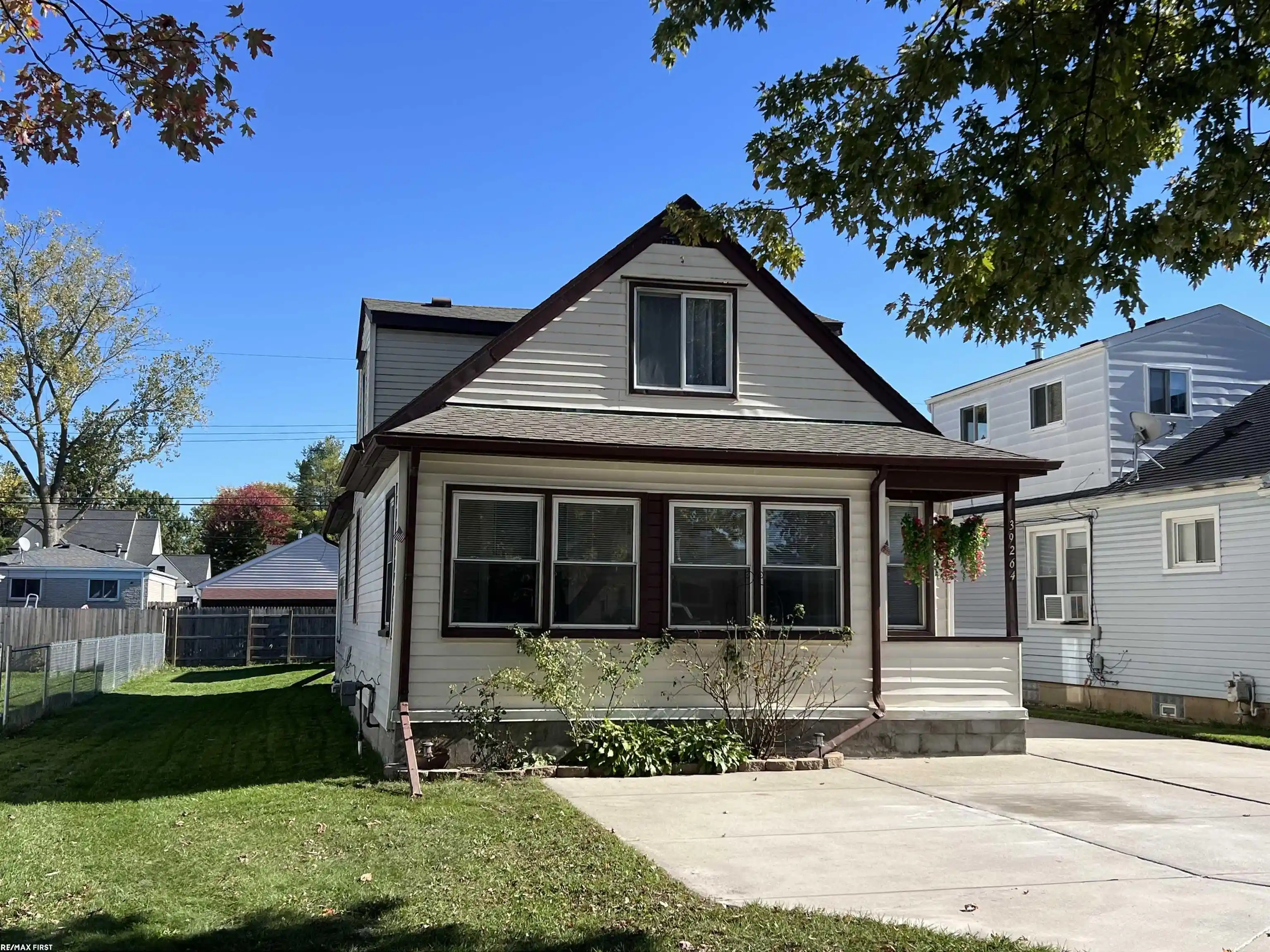Photo 1 of Single family home for sale at 39264 Muffatt St, Harrison Township, MI 48045 | MLS# 58050225525 | Listing updated on 2026-10-22