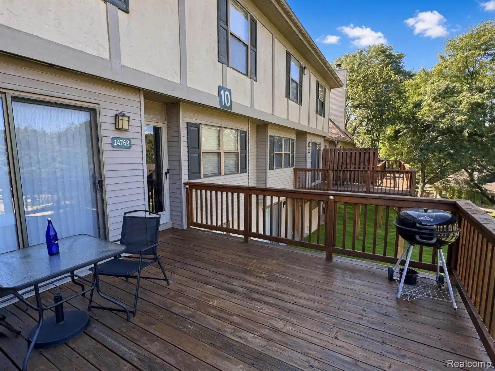 Listing Photo 1 - Condo for sale in 24769 Primrose Ln located at 24769 Primrose Ln, Southfield, MI 48033 - Unit 24769 Primrose Ln