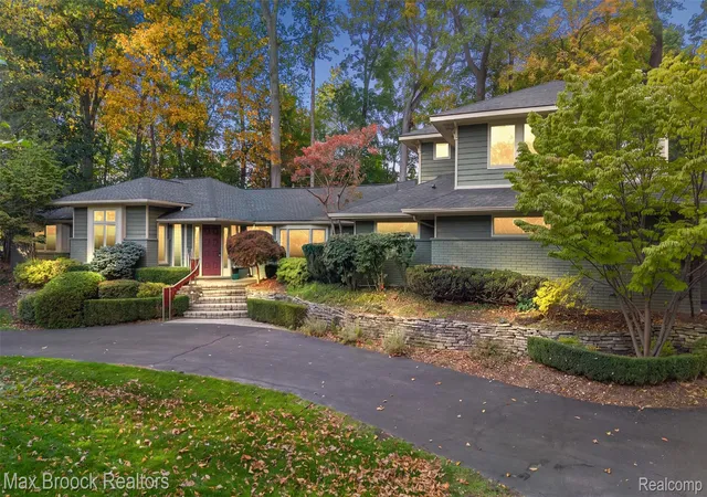 Single family home for sale at 6130 Idlewyle Rd, BloomfieldCharterTownship_Oakland, MI 48301 | MLS# 20261085463
