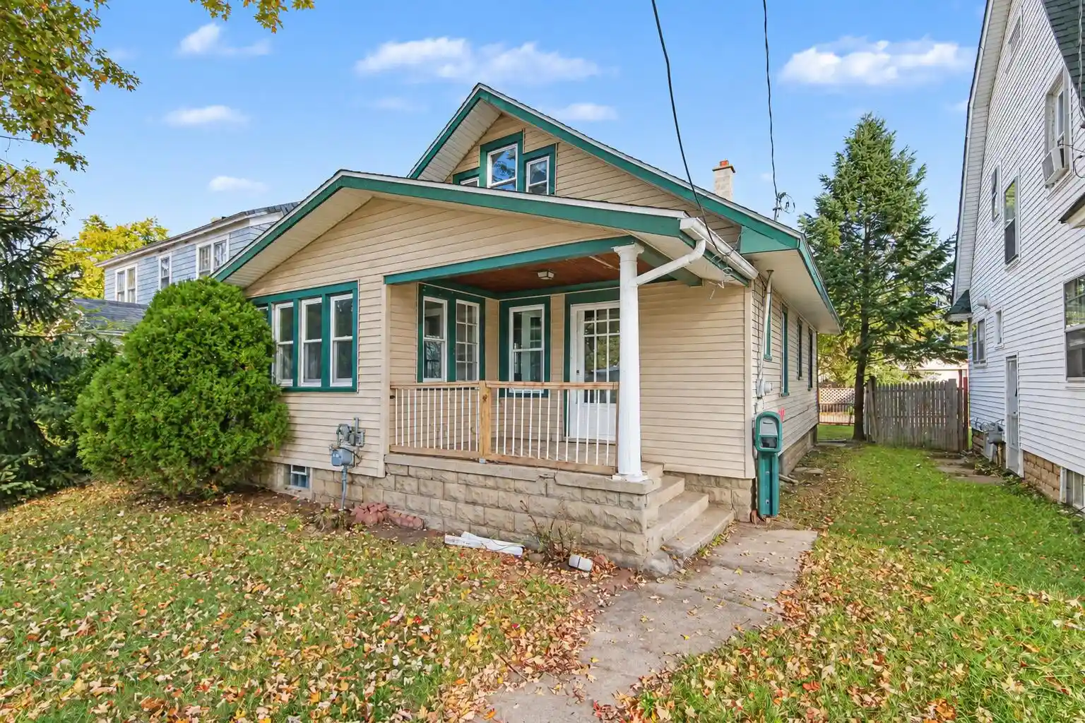 Photo 1 of Single family home for sale at 1433 Chicago Dr Sw, Wyoming, MI 49509 | MLS# 65026056007 | Listing updated on 2026-10-30