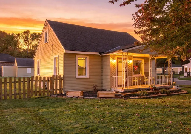 Photo 1 of Single family home for sale at 18795 Lathers St, Livonia, MI 48152 | MLS# 81026056018 | Listing updated on 2026-10-24