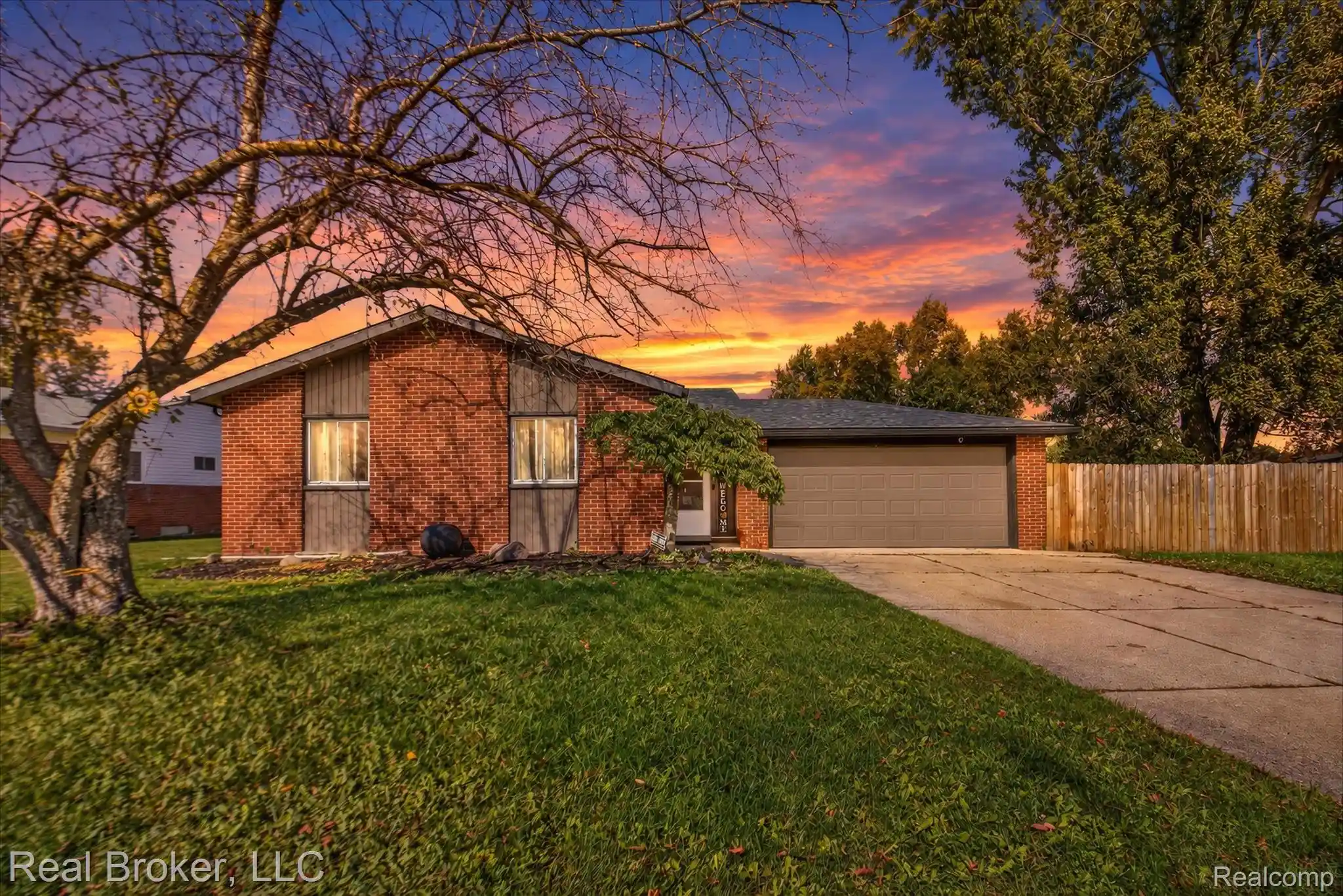 Photo 1 of Single family home for sale at 35208 Michelle Dr, Romulus, MI 48174 | MLS# 20261085522 | Listing updated on 2026-10-23