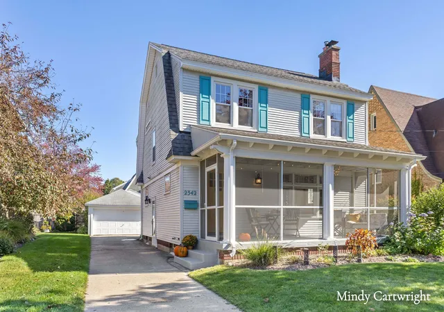 Photo 1 of Single family home for sale at 2342 Paris Ave Se, Grand Rapids, MI 49507 | MLS# 65026056029 | Listing updated on 2026-10-29