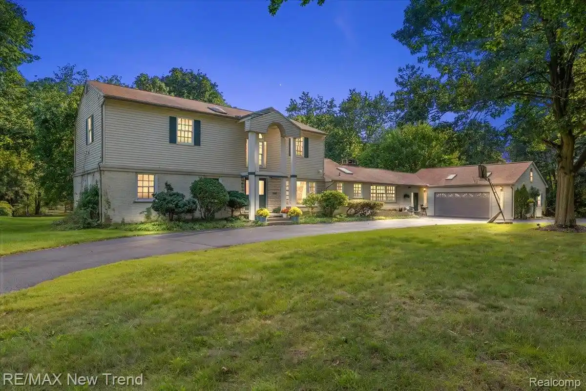 Photo 1 of Single family home for sale at 1450 Lenox Rd, Bloomfield Hills, MI 48304 | MLS# 20261085565 | Listing updated on 2026-10-22