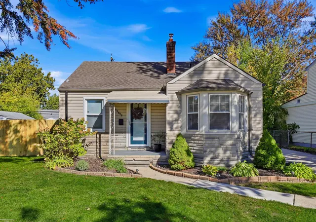 Photo 1 of Single family home for sale at 22505 California St, Saint Clair Shores, MI 48080 | MLS# 58050225550 | Listing updated on 2026-10-26