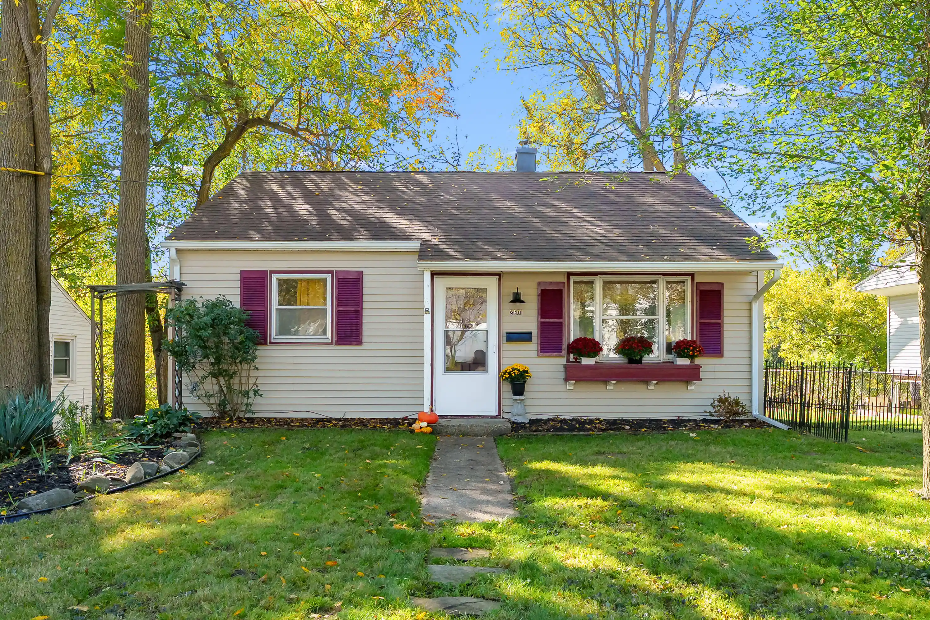 Photo 1 of Sale Pending at 2601 Wellington Rd, Kalamazoo, MI 49008 | MLS# 66026056083 | Listing updated on 2026-10-24