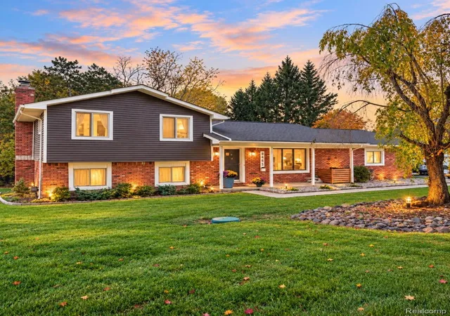 Photo 1 of Single family home for sale at 8665 Tindall Rd, Davisburg, MI 48350 | MLS# 20261085628 | Listing updated on 2026-10-29