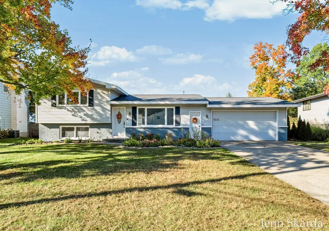 Photo 1 of Sale Pending at 5543 Edgelawn Dr Se, Grand Rapids, MI 49508 | MLS# 65026056096 | Listing updated on 2026-10-31