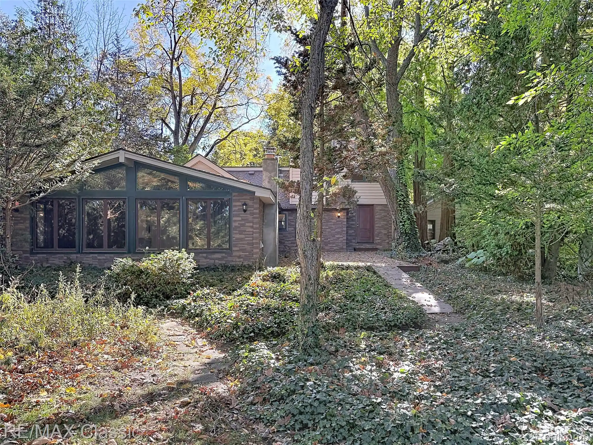 Photo 1 of Single family home for sale at 3816 Covert Rd, Waterford, MI 48328 | MLS# 20261085639 | Listing updated on 2026-10-24