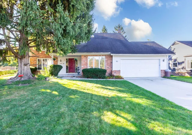 Photo 1 of Single family home for sale at 142 Stonetree Cir, Rochester Hills, MI 48309 | MLS# 20261085646 | Listing updated on 2026-10-28