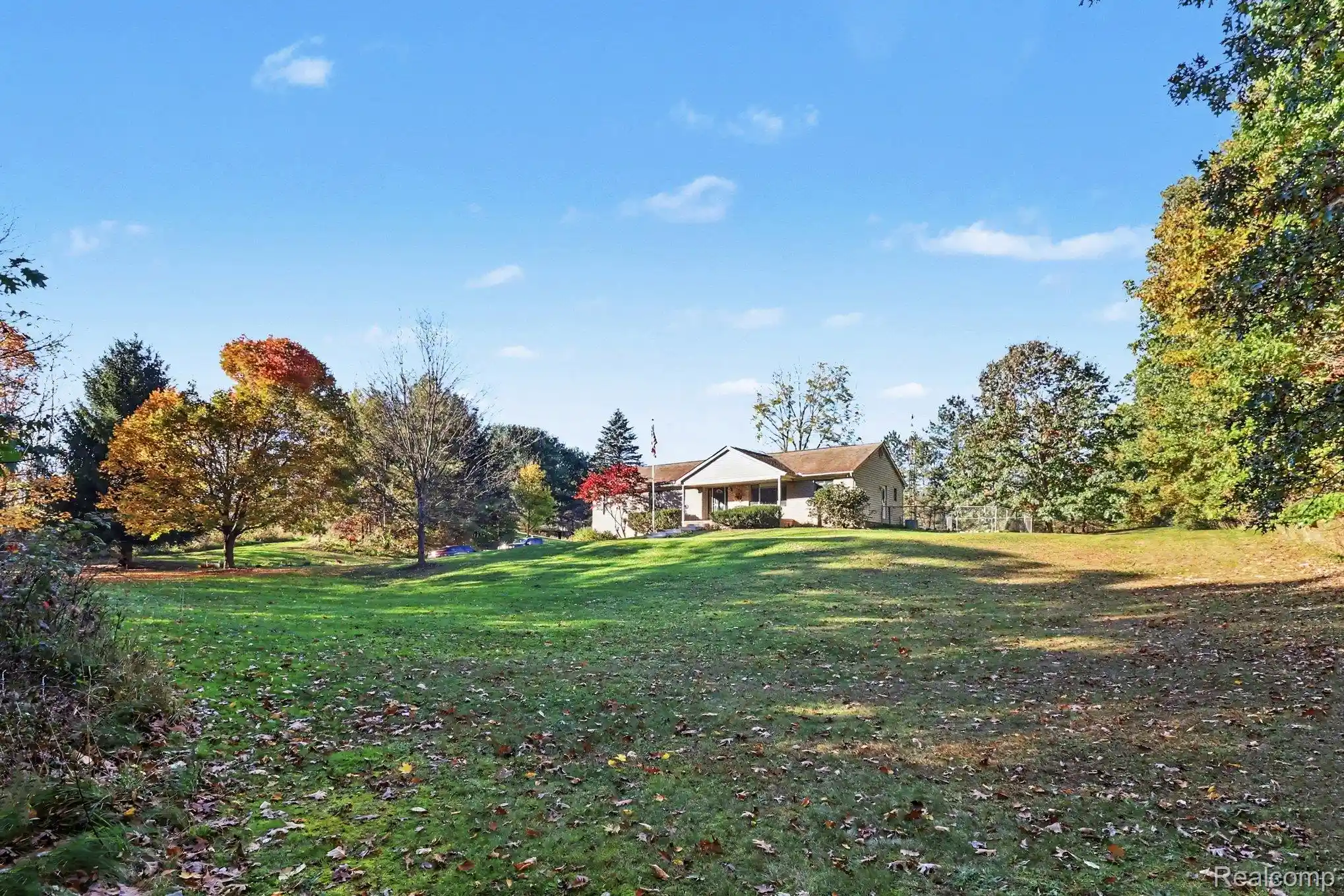Photo 1 of Single family home for sale at 12255 Rohn Rd, Fenton, MI 48430 | MLS# 20261085667 | Listing updated on 2026-10-27